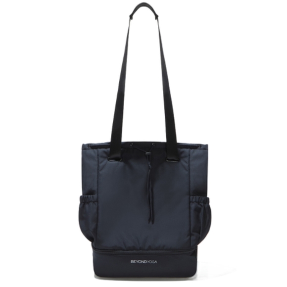 BEYOND YOGA | Black Convertible Gym Bag/Backpack in Black NWT - Picture 1 of 6